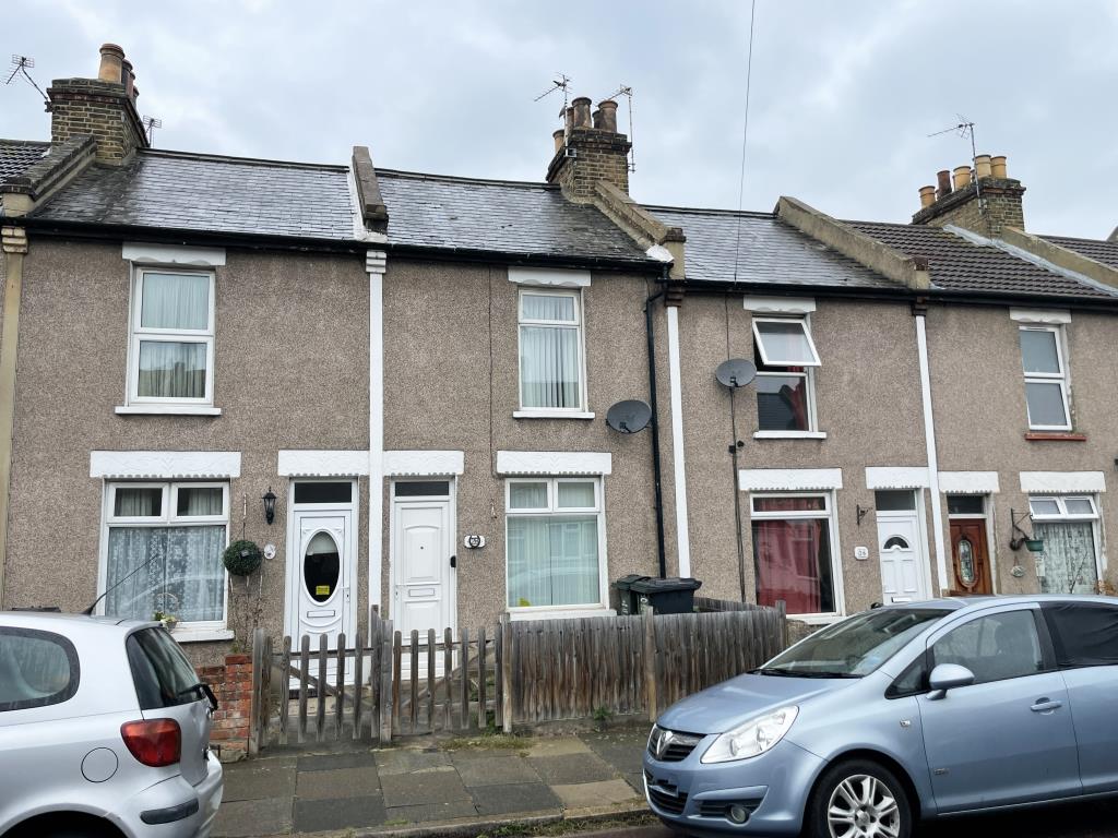 Lot: 128 - HOUSE FOR IMPROVEMENT -